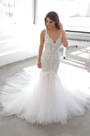 Naomi Enzoani