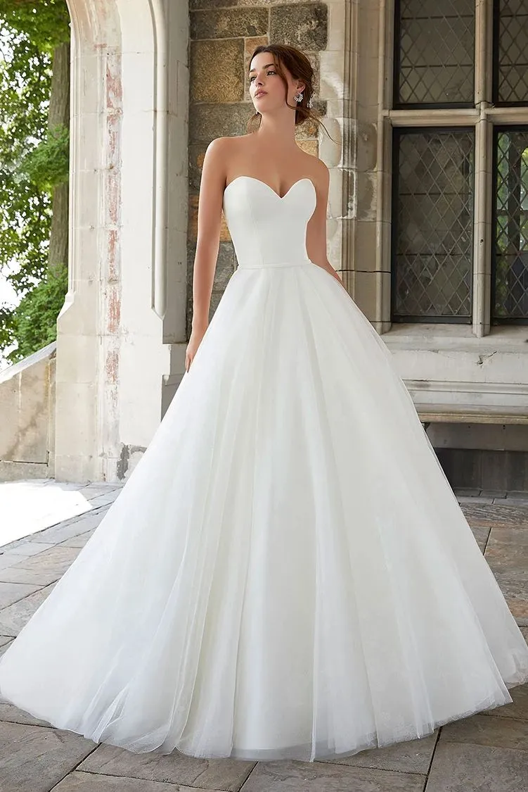 Sassi Holford - Birmingham Bridal Outlet